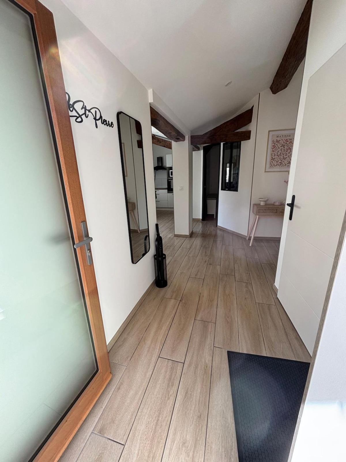 T2 Entierement Renove Place Saint Pierre